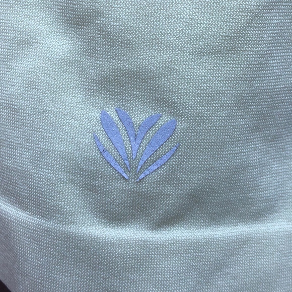 Forever 21 athletic 3/4 sleeve top - Picture 2 of 5